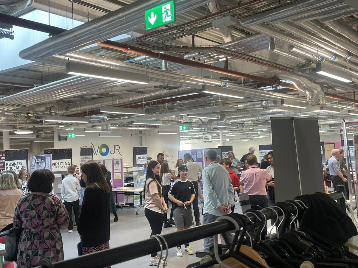 A full house at our P7 Open Evening. Thanks to our S2 and S3 tour guides, our pupil speakers and all of the staff sharing information at the stalls. See you all on Thursday and Friday 😊☀️👍🏻