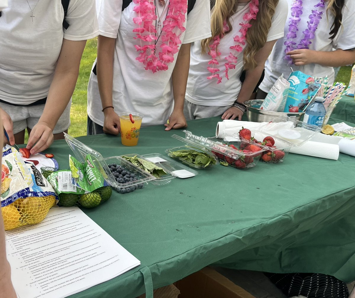 teach_em_up's tweet image. Great day today at the ‘Great Hospitality Challenge’! @SCDSB_Schools took the podium!!🥇🥈🥉
Huge thank you to @RTO7Connection & AGEMAWork, to @SnowValleySki for hosting, and @BlueMtnResort, @fernresort, @HorseshoeResort, @FridayLiving & @georgiancollege for all fun! 🏆🧑🍳