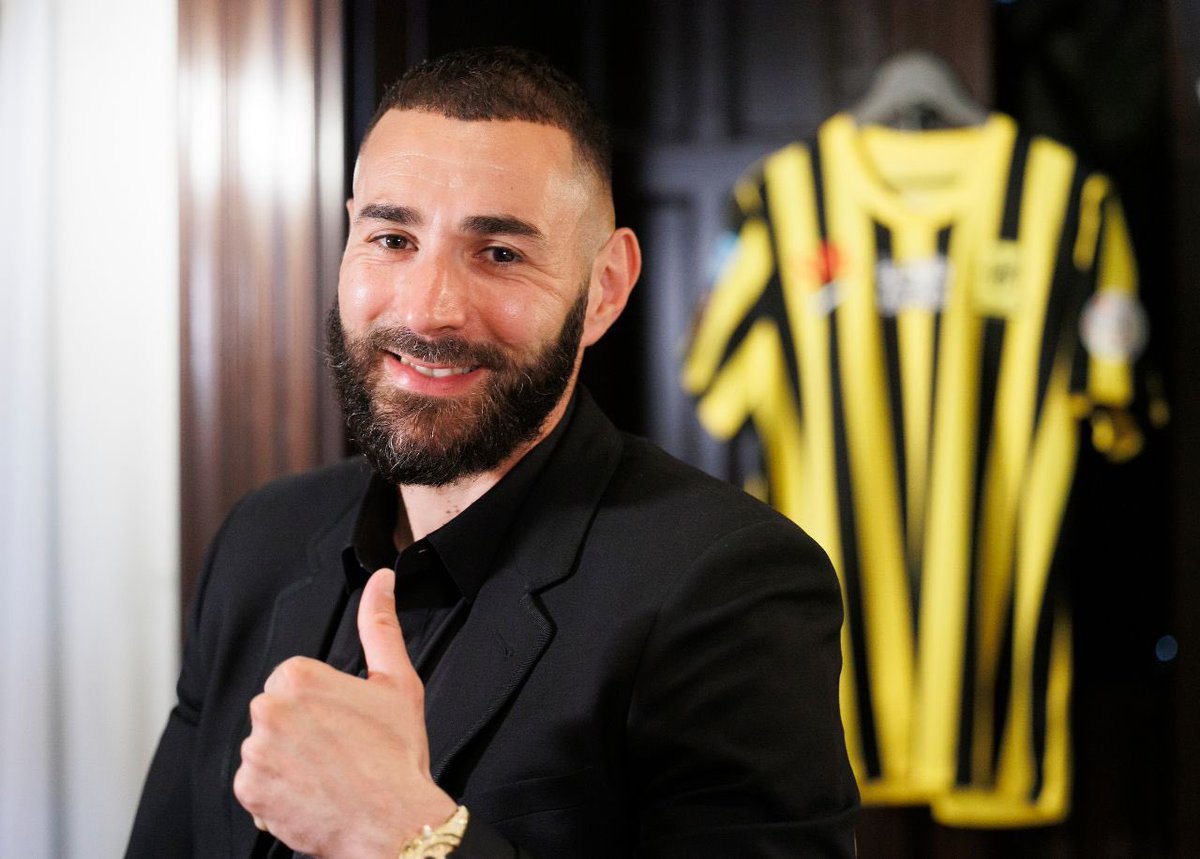 FabrizioRomano's tweet image. Benzema: “Al Ittihad is a new challenge for me. It's a good league and there are many good players”. 🟡⚫️🇸🇦

“Cristiano Ronaldo is already here, he is a friend who shows that Saudi Arabia is starting to get ahead and I am here to win as I did in Europe”.