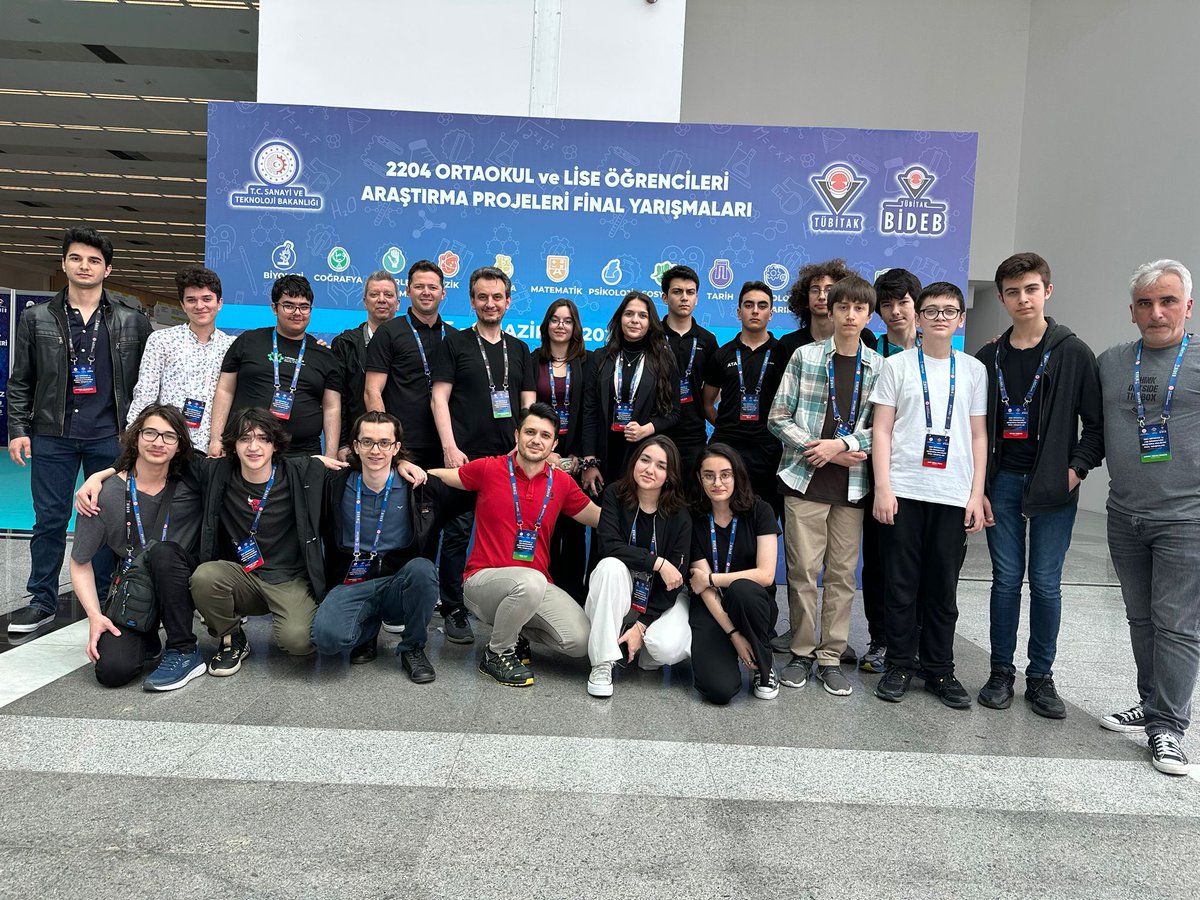 Ankara'da 54.'sü düzenlenen  2204-A TÜBİTAK Lise Öğrencileri Araştırma Projeleri Final  Yarışmalarıda okulumuzu 5 proje ile temsil eden 14 öğrencimize ve danışman öğretmenlerimize  başarılar dileriz.