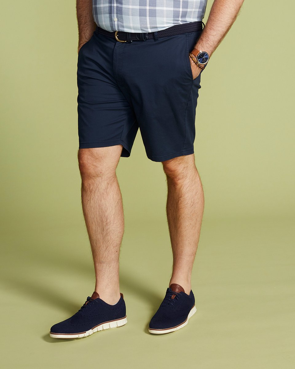 Backyard BBQs or out on the green, our latest summer staples are ready for all the outdoor action. #summerstyle #mensstyleguide #mensfashiontips