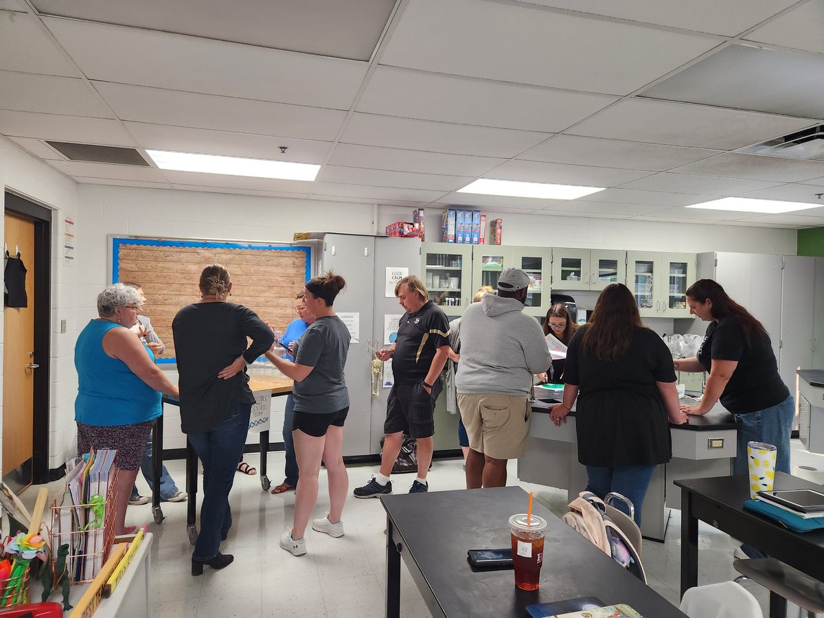 Awesome STEAM playground this morning with experiental learning and meaningful conversations. Loving #BCSSkillsU23!