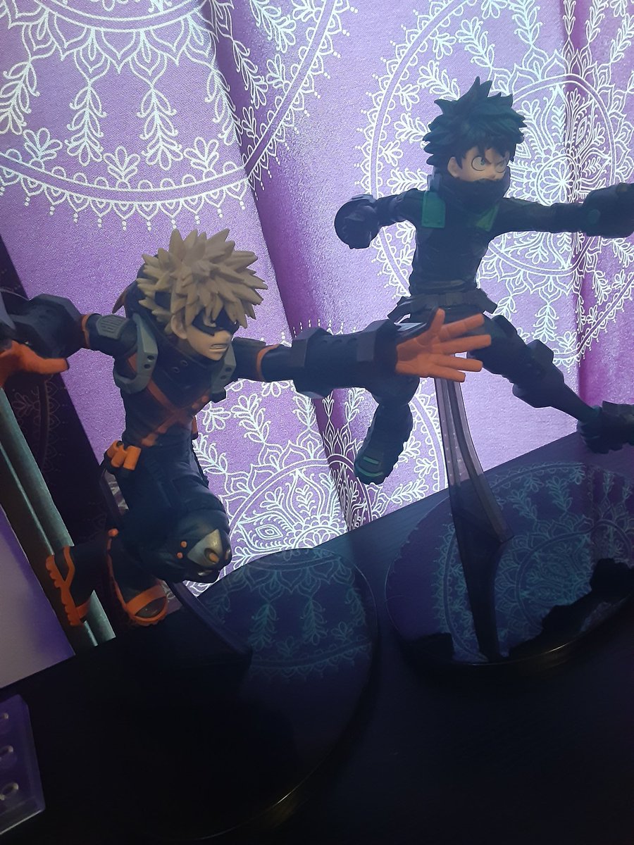 Gemini_Pro01's tweet photo. I have come out of hiding to say one of my siblings and their partner got me awesome BakuDeku figures for my birthday 🥰🧡💚🧡💚🧡💚 https://t.co/t6fVEG9Qhi