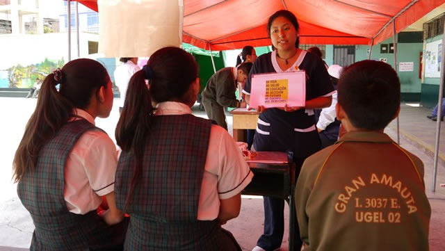 SaludmentalE's tweet photo. 📌 Concientizar a los estudiantes sobre el Autoestigma y promover la salud mental educativa:🧘🏻‍♀️🧠🌈

Promover la salud mental y concientizar sobre la autoestigma, es una responsabilidad compartida tanto de los padres y de los maestros para tener un entorno educativo saludable. 👨‍👩‍👧‍👦 https://t.co/0AIdrdUPqi