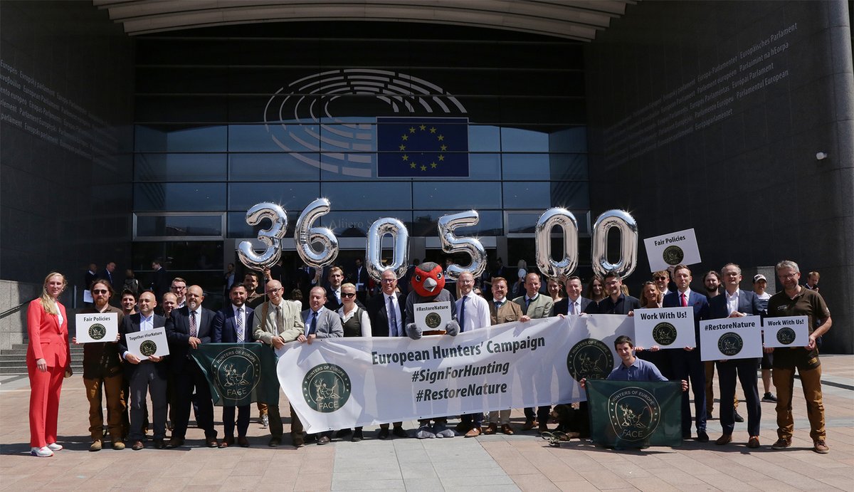FACEforHunters's tweet photo. 🌿🏆 We made History #ForNature &amp; #Hunting!

🇪🇺 European hunters have united in Brussels through FACE’s Campaign #SignForHunting!

📢 We clearly speak up to #RestoreNature with #Hunters as conservationists on the ground!

💫 Read our PR:
https://t.co/SiBsANxrSt https://t.co/aSCjcyZfIH