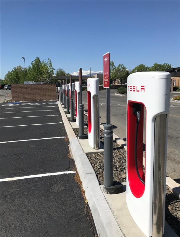 New Tesla Supercharger: Sparks, NV (8 stalls) 
tesla.com/findus?locatio…
