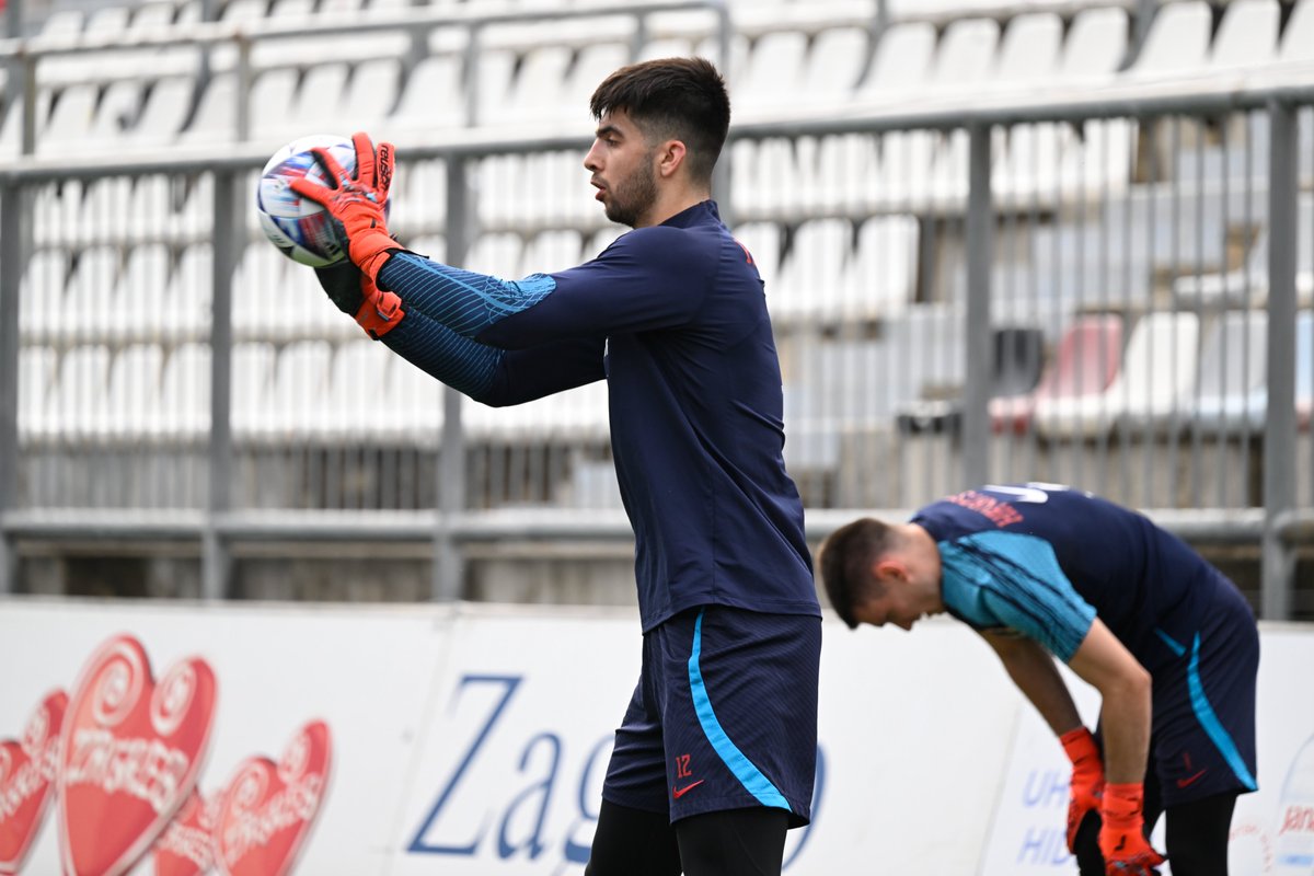 The safe hands of #Croatia goalkeepers. 🧤🔝

#NationsLeague #Family #Vatreni❤️‍🔥