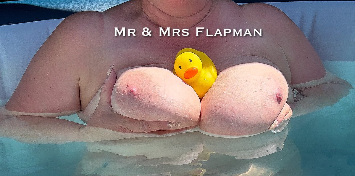 Apparently more sunshine is coming. The girls are ready #floatingboobs #damphotfun #tittytuesday