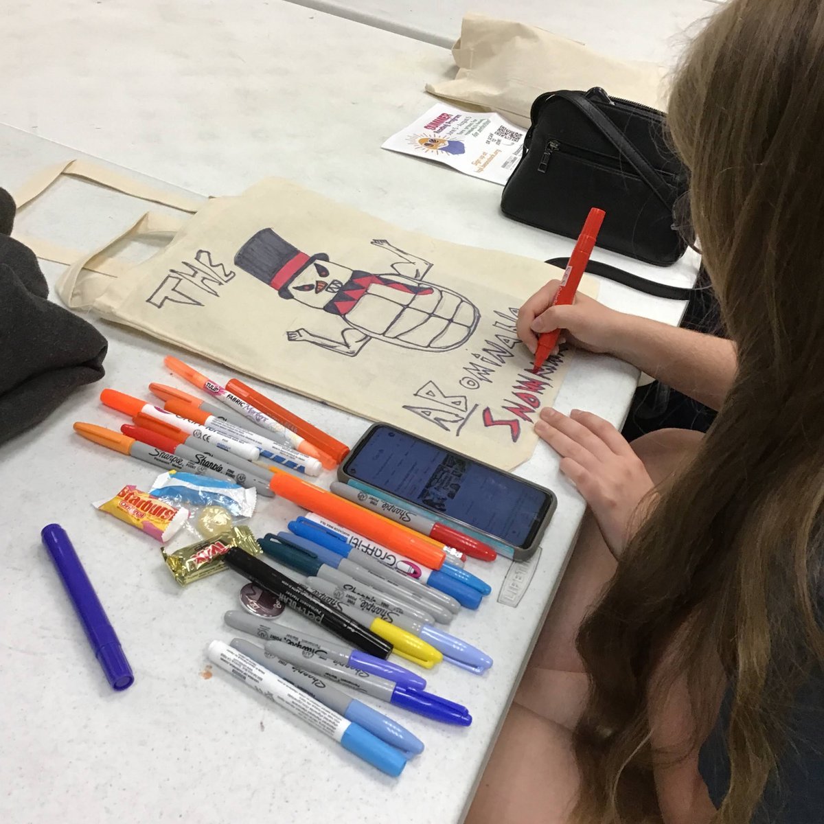 AtascocitaLib's tweet image. Yesterday, teens and adults created awesome book bags! At the end of the week, they will do battle at the Nerf Party on Friday at 6:30pm. Nerf Party II is for adults and teens and requires permission slips that are available at the front desk. #hcplteens #hcpladults #hcplsrp2023
