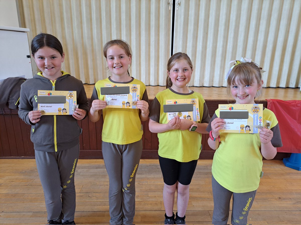 V1VRWN's tweet photo. H, H, E &amp; E achieved their GOLD award at Brownies tonight. This is the highest award they can achieve in Brownies and were the first girls in the unit to achieve this 🌟 @maddistonps @MPSPrimary5  @louise2383 @becky48516 @GemmaE_1987 https://t.co/wjJVHw1JRY