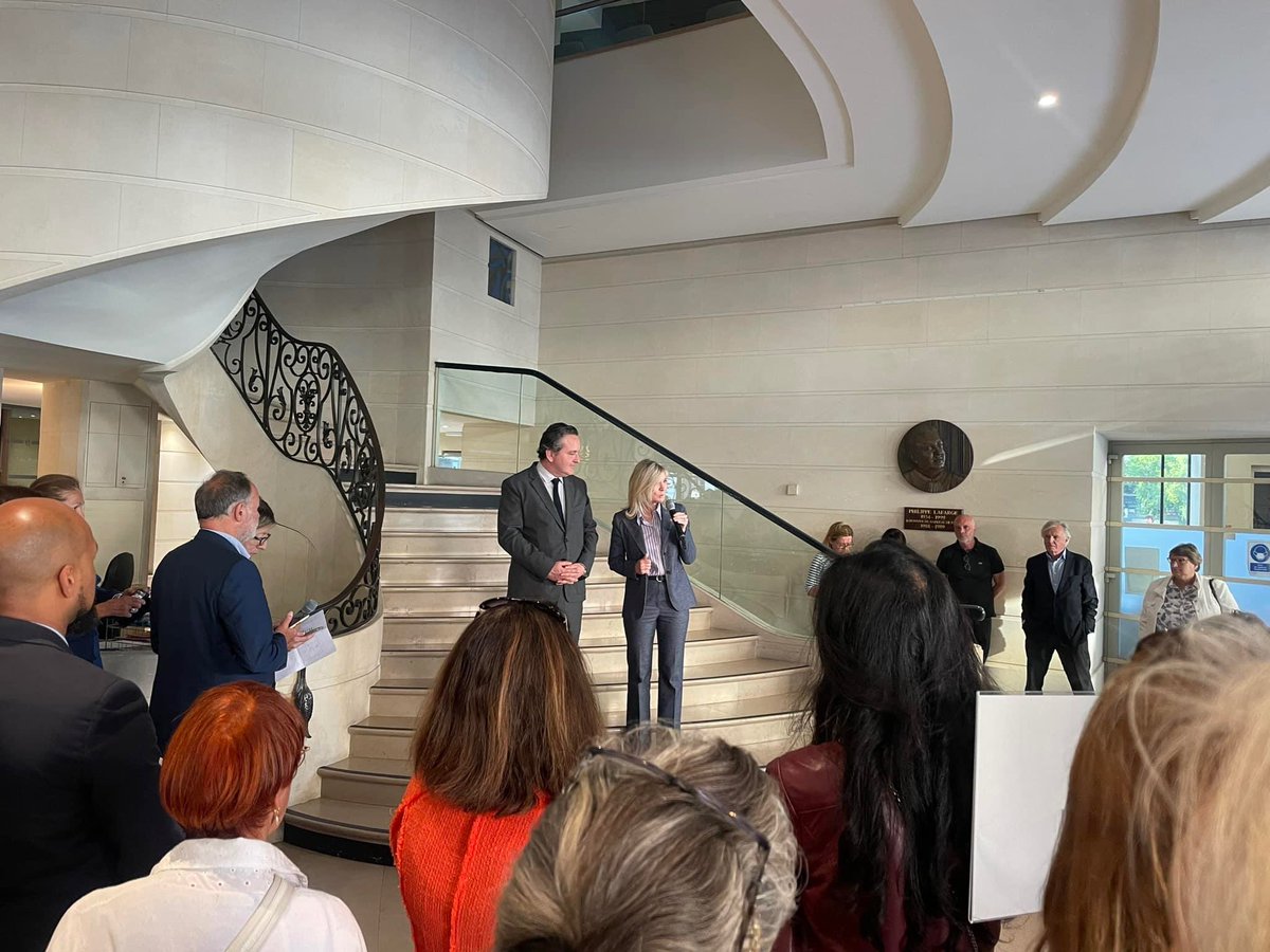 Très heureux de répondre à l’invitation à nous présenter devant les consœurs et confrères réunis à la maison du #barreau : occasion de rencontres et d’échanges chaleureux et constructifs !
Merci à notre Batonnière <a href="/JulieCouturier_/">Julie Couturier</a> , notre vice-Batonnier <a href="/vincent_niore/">Vincent Nioré</a> , et la