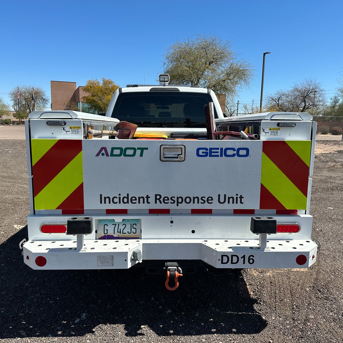 Our Incident Response Unit, sponsored by @GEICO, helps to keep roadways clear of debris that can cause incidents. Secure Your Load Day reminds us all to secure our loads as if everyone you love is driving in the car behind you.
#ReduceDebris #SecureYourLoad #GEICOSafetyPatrol