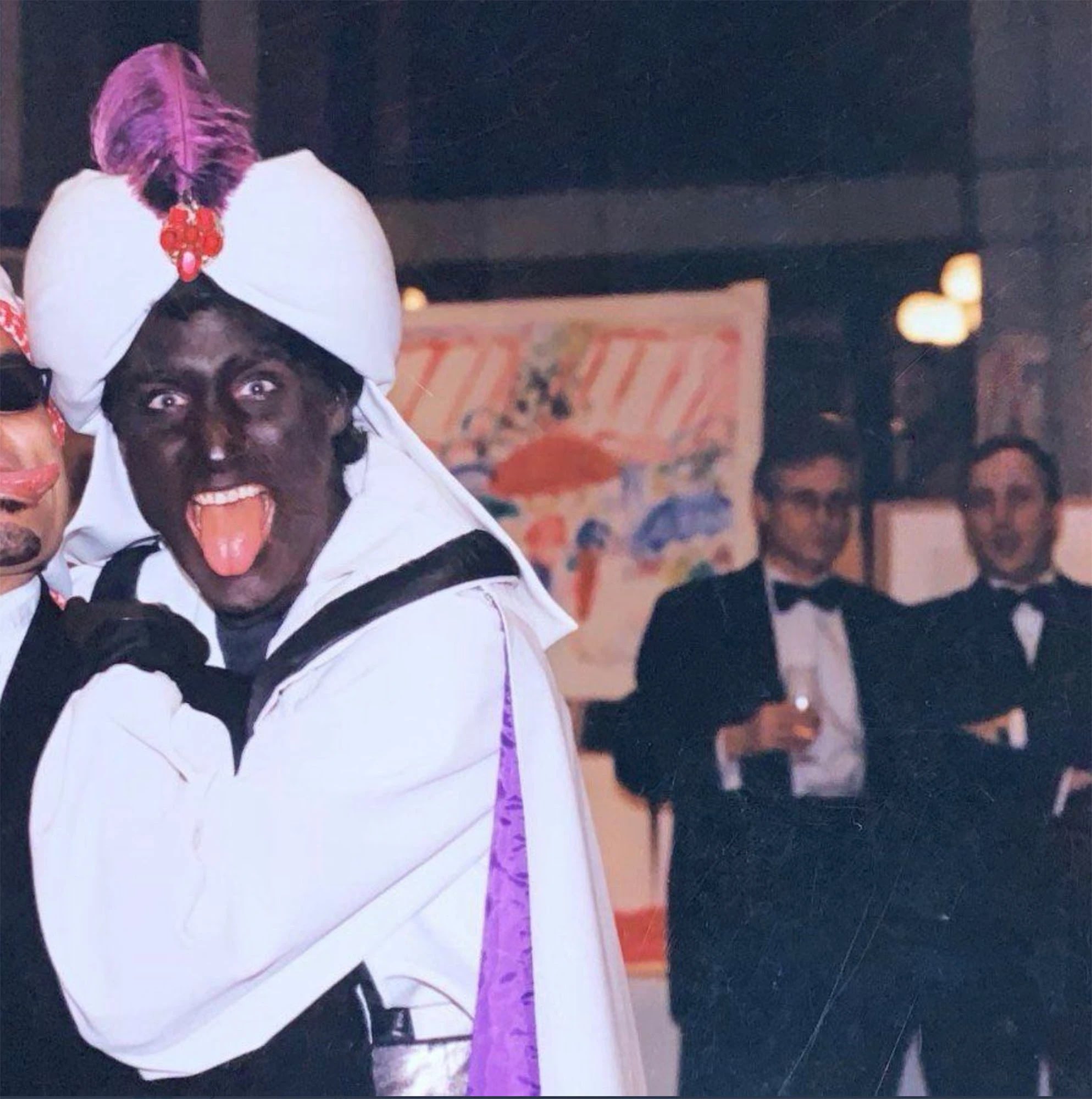 Xaviaer DuRousseau on X: "WAIT!!!!!! I just learned that this photo is REAL  💀 I always thought this photo of Prime Minister Justin Trudeau in  blackface was photoshop. I am SCREAMING !!!