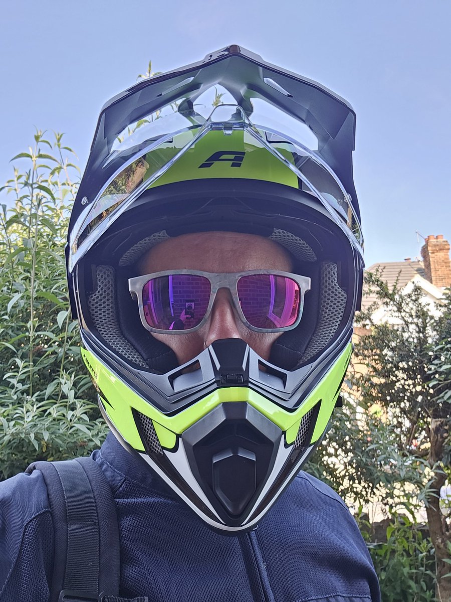 Moonshine Remix 3 Ultra (although not designed for it) are an awesome fit in a helmet
Massive coverage over your eyes, easy to slide into the hehuet & don't lift on & off your nose as you move your head
#moonshineeyewear #recycledoceanplastic #recycledsunglasses #recycledplastic