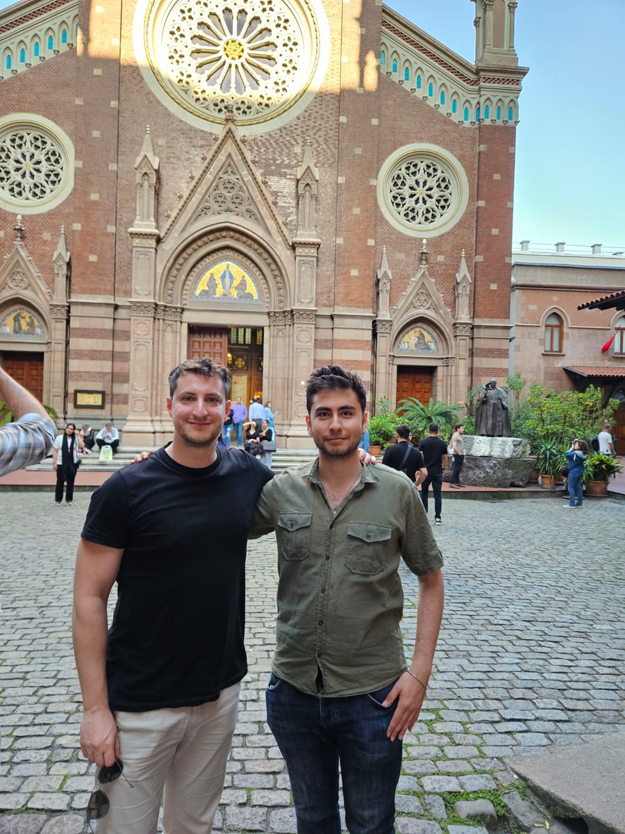 Had the chance and pleasure to meet the legendary <a href="/Damorquis/">Damorquis</a> himself! He is a cool dude.