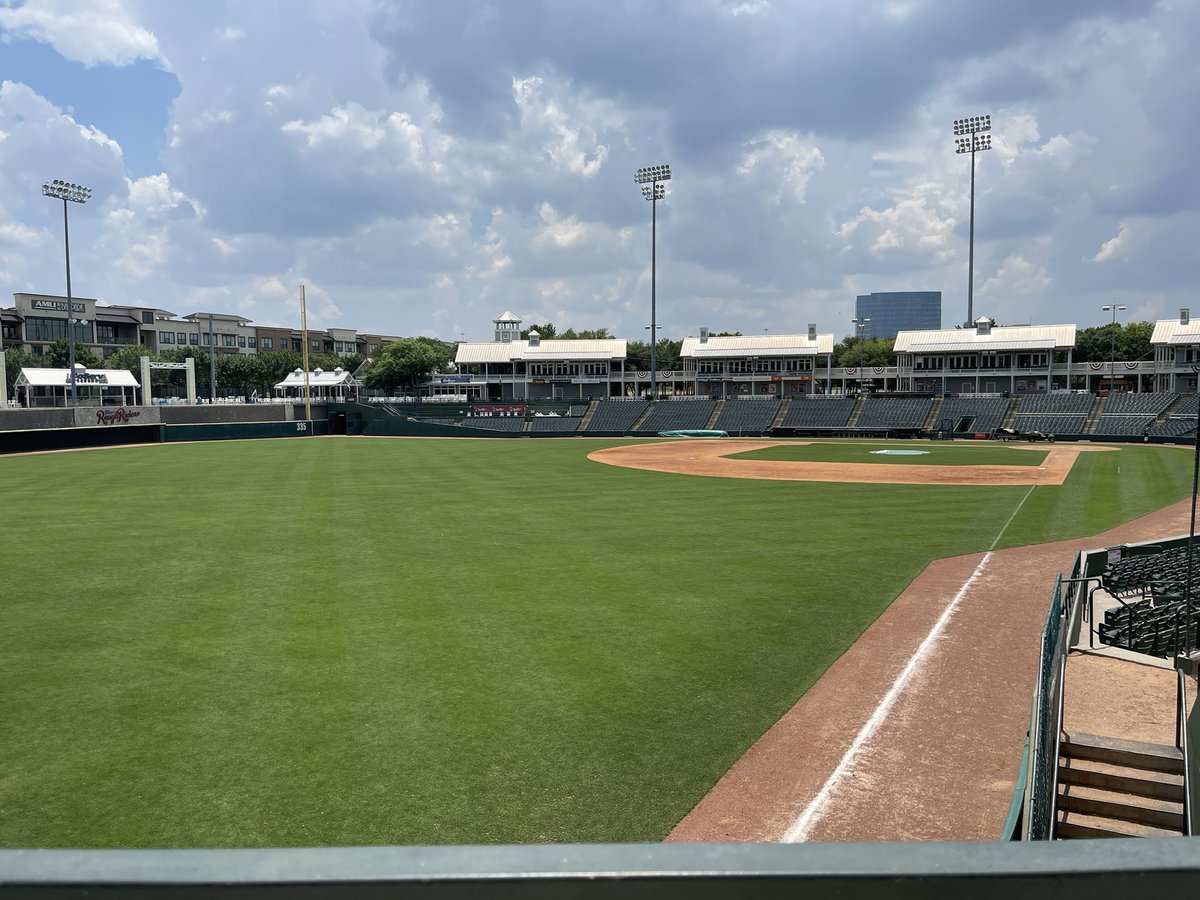 Huge shoutout to @RidersBaseball for hosting our practice this afternoon and helping us prepare for the State Tournament! We appreciate you!

#OneTrackMind #206 #STS
#RHSRoar #TakePrideInThePride