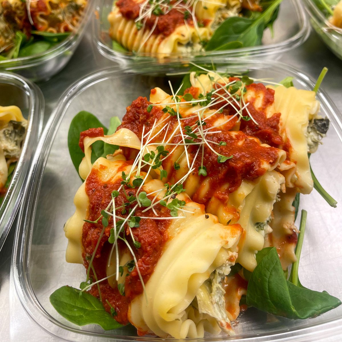 Need dinner inspiration? How about these spinach, artichoke and jalapeño stuffed lasagna rolls?! Topped with Elwood’s own marinara sauce 🍅that can be found in the Indulge department (by cheese!) <a href="/ChefXavierB/">W. Xavier Beverly</a> 
.
.
#easydinner  #ellwoodthompsons #rvafoodie  #rvalocalfood #rvaeats