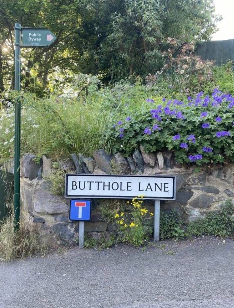 MopCool's tweet photo. @NoContextBrits Twinned with… https://t.co/BPtA1FsXf5