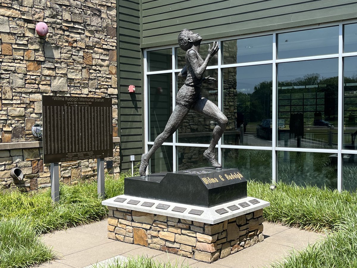 It’s #traveltuesday in #clarksvilletennessee at the Wilma Rudolph memorial. She won 3 Olympic gold medals in track-
—after recovering from polio, scarlet fever & pneumonia.  #visitclarksvilletn #visitclarksville #ibelieveinclarksville #travelwritersuniversity #ifwtwa1
 @ifwtwa1
