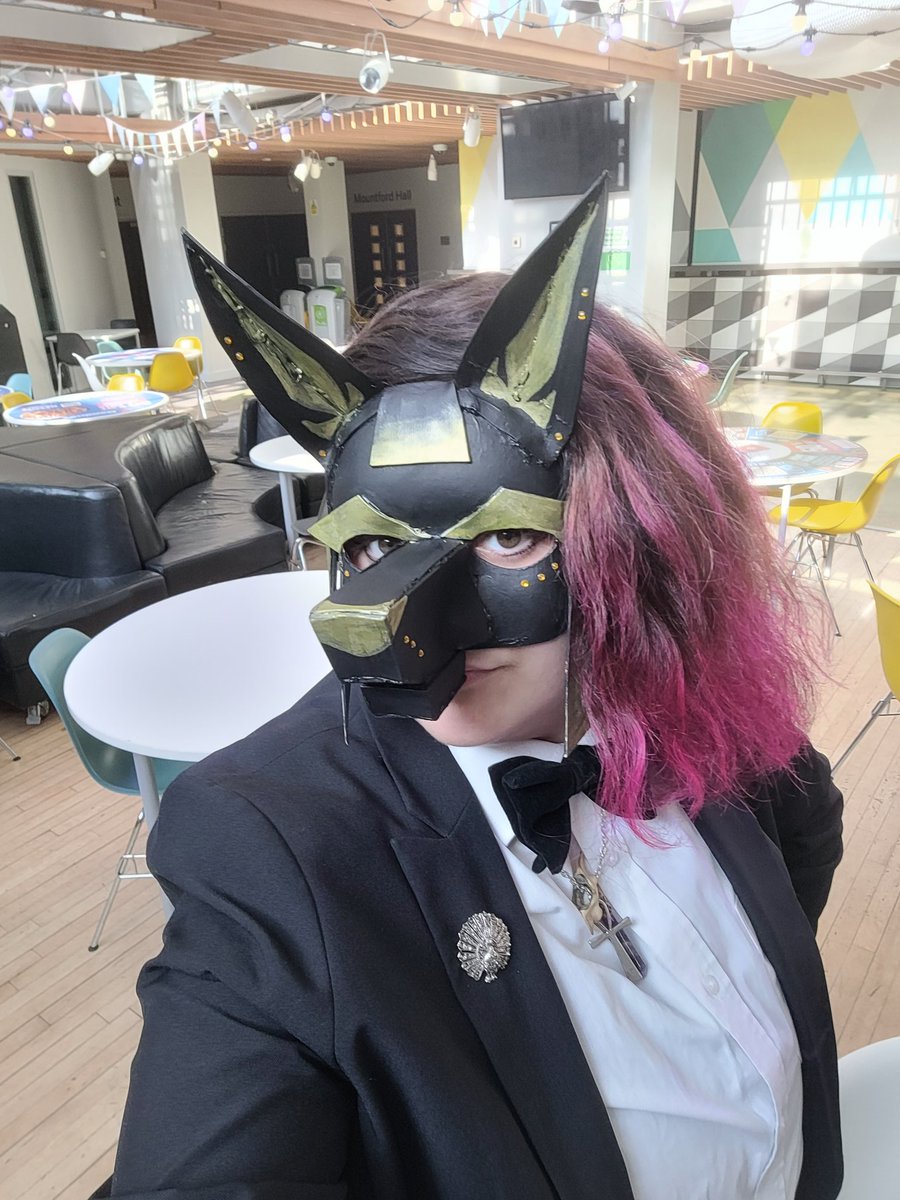 Peril0tl's tweet photo. I can brush up well when needed 😉 #masquerade #masquerademask #cosplay #cosplayer https://t.co/uRfibe6Md0