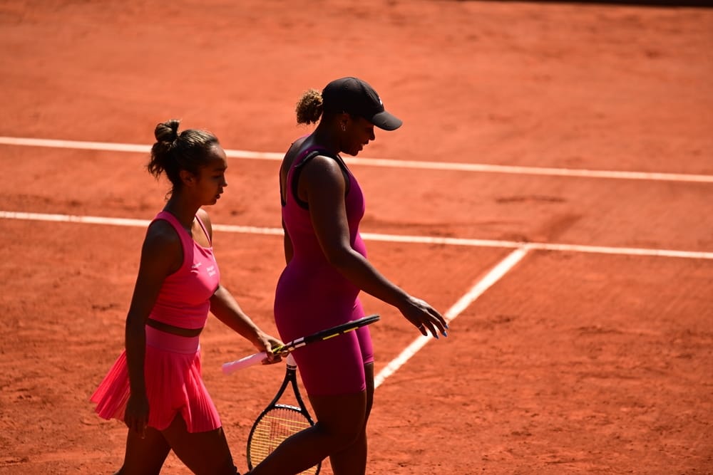 It’s a team effort 🤜🏾🤛🏽 QFs ready💪🏽 #RolandGarros