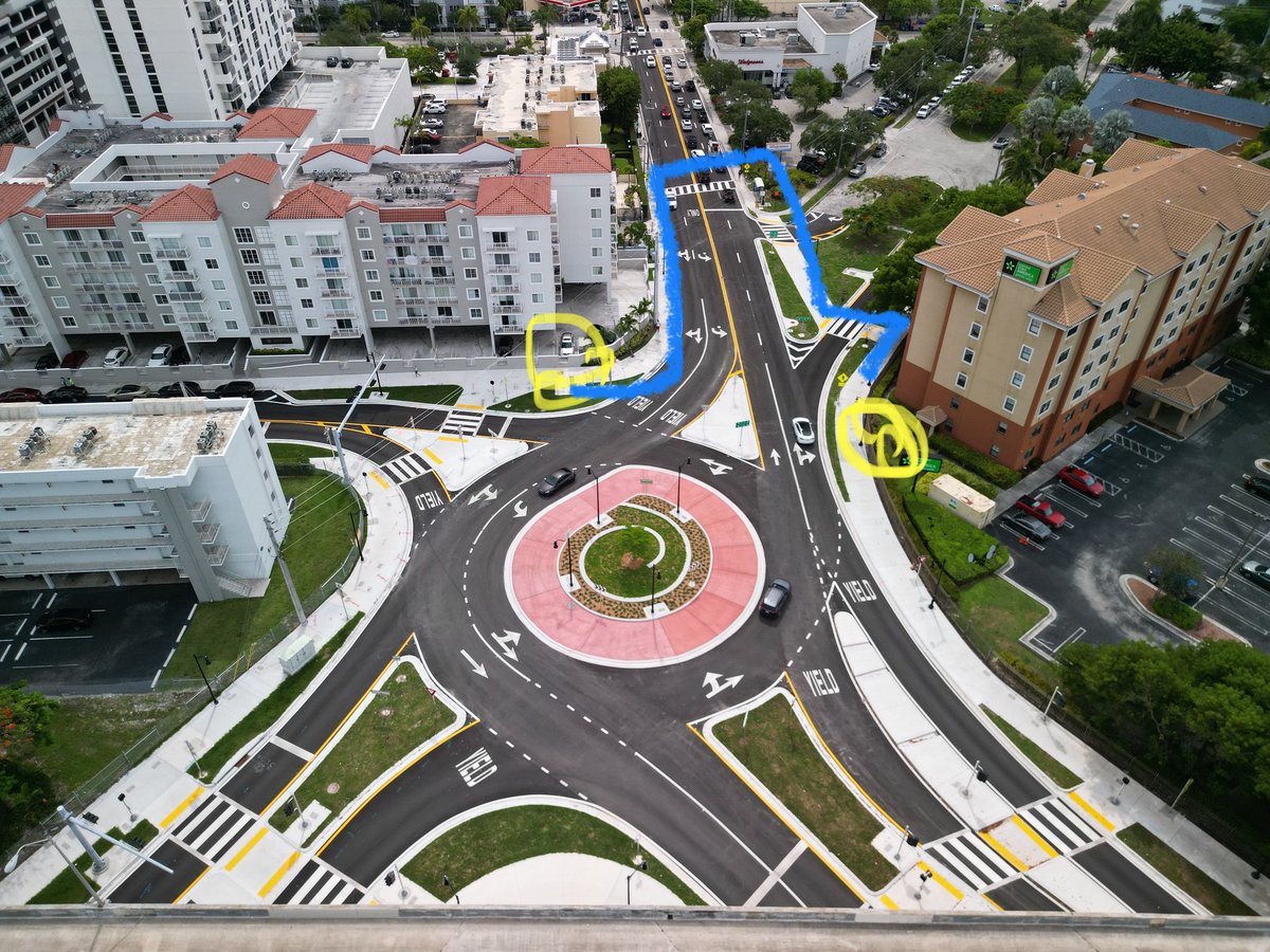@MyFDOT_Miami @CityofMiami @AaronDeMayo @kylemerville @StreetPlans 

“What’s the shortest distance between two points?”

@MyFDOT_Miami be like…🥴