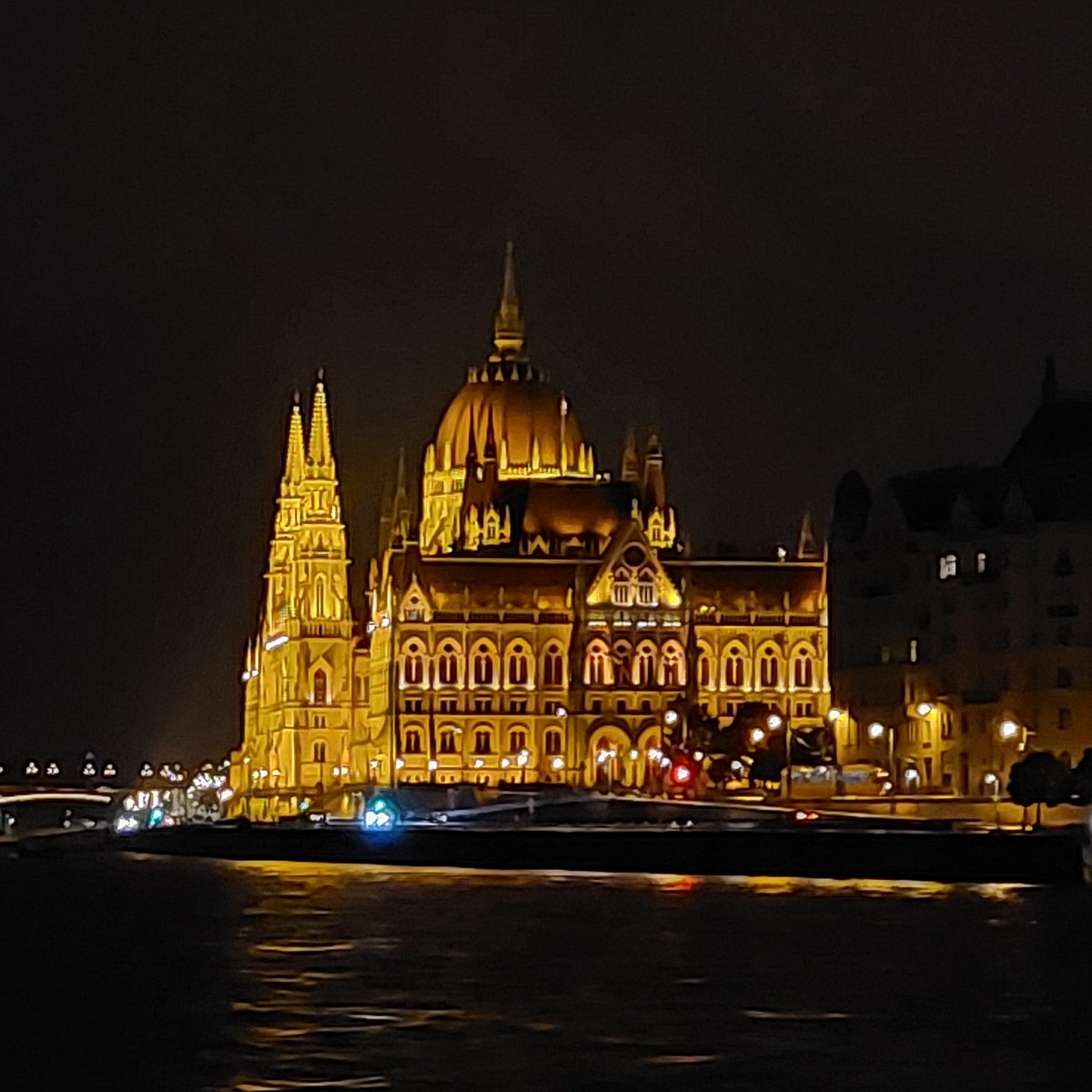 Robert T tweet media