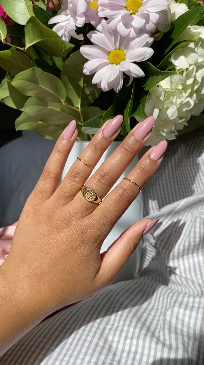 orosabeauty's tweet image. soft shades are everything 💅🏼✨⁠

#nailvideos⁠ #softgirlera #springnails⁠