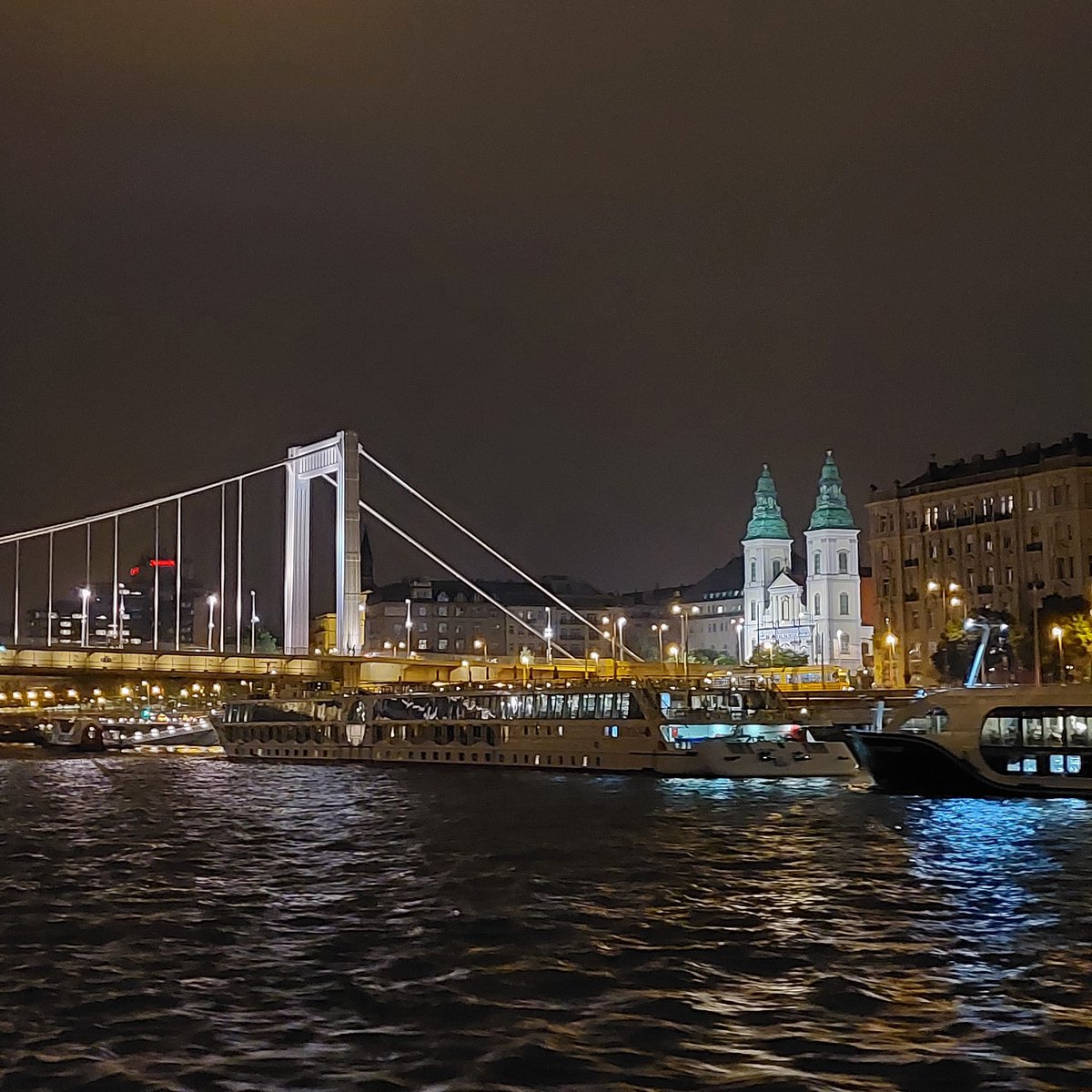 Robert T tweet media