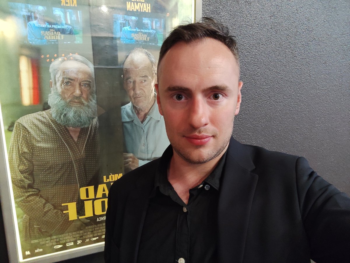 BHrapkowicz's tweet photo. Wieczór w warszawskim kinie Atlantic, gdzie miałem przyjemność poprowadzić premierę filmu "Mój sąsiad Adolf". https://t.co/blMHgqSR1w
