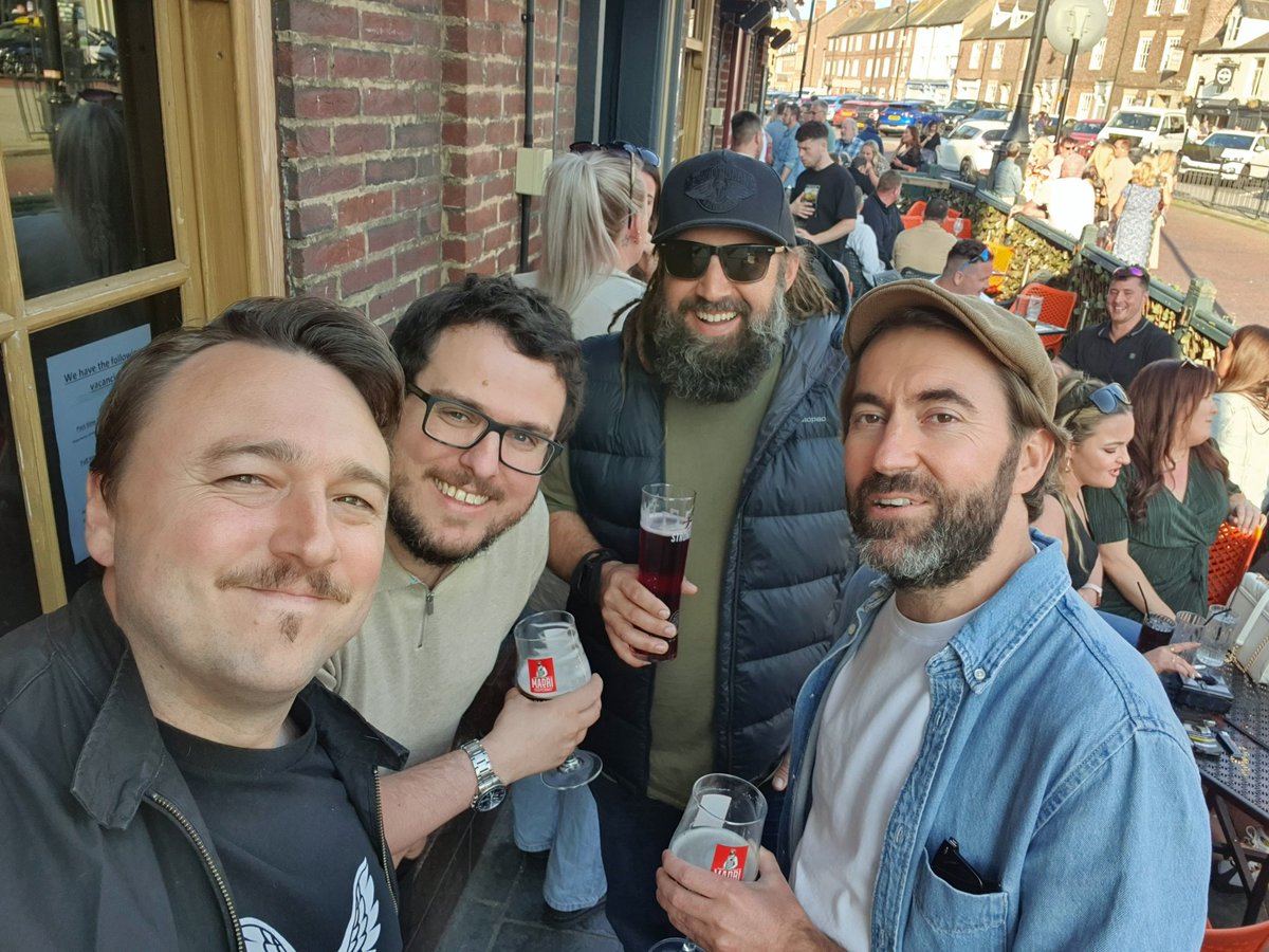 fscollector1985's tweet image. Simple rustic honest pints in Tynemouth on Saturday with @iiwillloveit and @ToveySimon 🍻
#LocalIngredients #Flavourbombs #ShirtCommunity #Lads