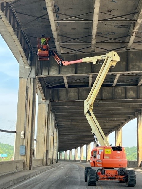 311Cincy's tweet photo. DPS Crews were busy over the weekend!  Thank you for your hard work to #KeepCincinnatiBeautiful!  #WeekendWorkflow #EverydayDepartment https://t.co/8zZIHeqjfP