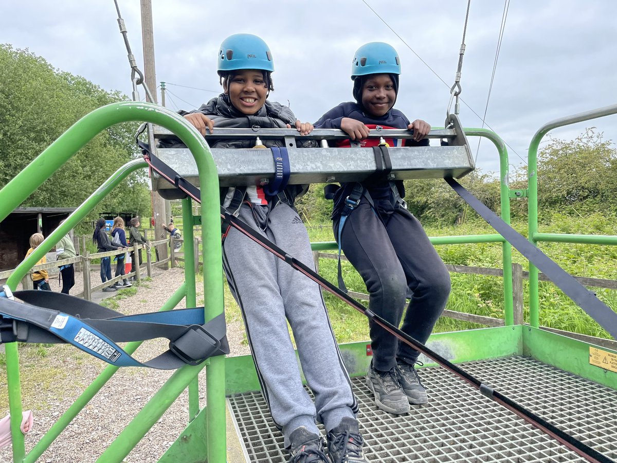 NashStradbroke's tweet photo. @StradbrokePri The big kids have to go first 👀 #3gswing #kingswood https://t.co/tBDHNUuzRR