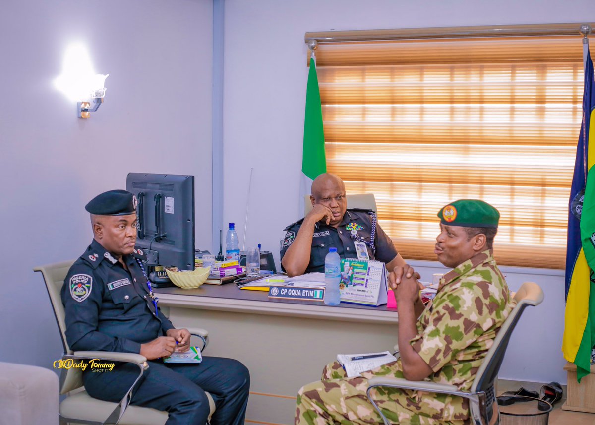 #Photonews:The Commissioner of Police Gombe State Command Cp Oqua Etim has received on a courtesy visit today the commandant Operation Safe Corridor Col AA JOHNSON at the Command headquarters Gombe.