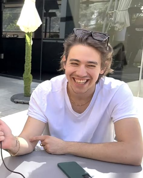 bojan cvjetićanin as the sun !
♡ charismatic and chaotic
♡ hot
♡ so positive and warm i love him
♡ couldn't live without him
♡ smiles and lights up a whole town
♡ just sunrays vibes look at him