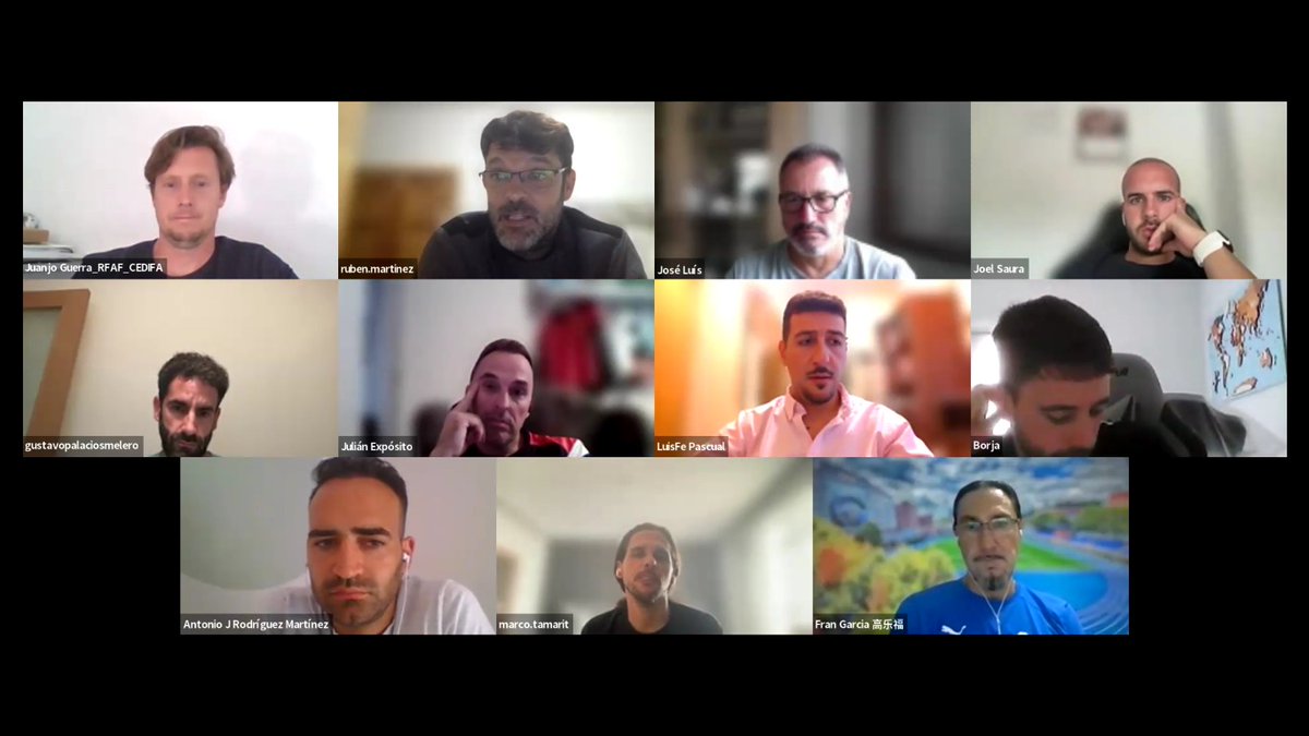 𝑪𝑶𝑵 𝑳𝑨 𝑩𝑶𝑪𝑨 𝑨𝑩𝑰𝑬𝑹𝑻𝑨 😮

👋 Así nos dejó la clausura del Curso Profesional de 𝙰𝚗𝚊𝚕𝚒𝚜𝚝𝚊 𝚃𝚊́𝚌𝚝𝚒𝚌𝚘 en fútbol. 

🧐 <a href="/rubenmaca/">Ruben Martinez</a> (analista en <a href="/rfef/">RFEF</a>), <a href="/adriangc_/">Adrián García</a> y <a href="/RamonVazLop/">Ramon Vazquez Lopez</a> (analistas del <a href="/SevillaFC/">Sevilla Fútbol Club</a>) dieron las últimas ponencias. 

¡Hasta la próxima! 🔮