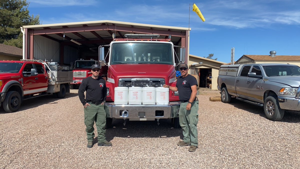 ArizonaDEQ's tweet photo. More than 6,000 gallons of #PFAS fire foam picked up in #AZ 🚒🧯
Our #AFFF Take-Back & Replace pilot program picked up 25 gallons from Sonoita-Elgin Fire Department. We replaced the foam for free!
➡️ https://t.co/iZIkVZMoVc
#AZFirefighters #foreverchemicals #protectAZ https://t.co/PkGnk2irpJ