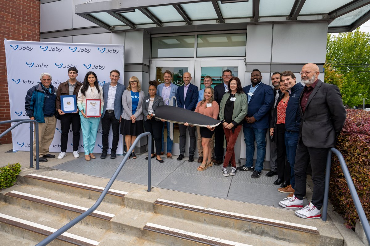 Thank you to @CityofSantaCruz Mayor Keeley, @sccounty, @SantaCruzBiz and more than 100 other friends, neighbors, and esteemed members of the community who joined us yesterday as we cut the ribbon on Joby's new HQ. 
Founded in Santa Cruz, Joby now employs more than 1500 people and…