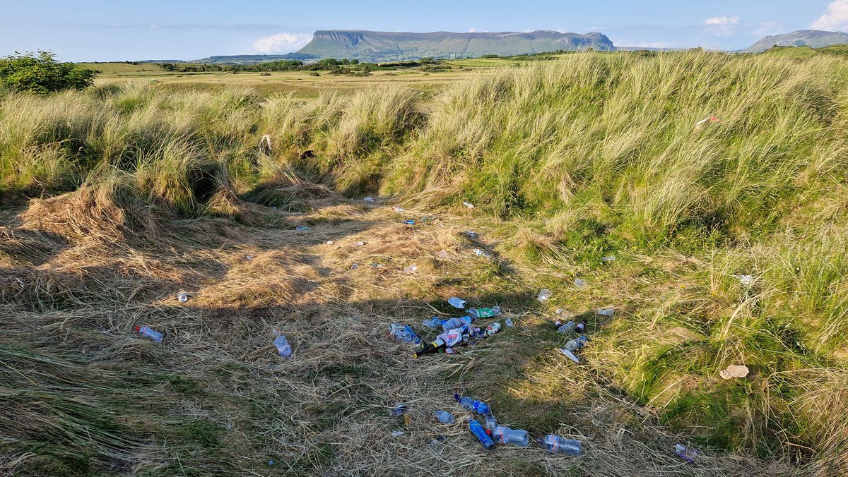 Nothing like the sun coming out to bring the scum out. 
#iconiclandscapes #sunsout #rubbish