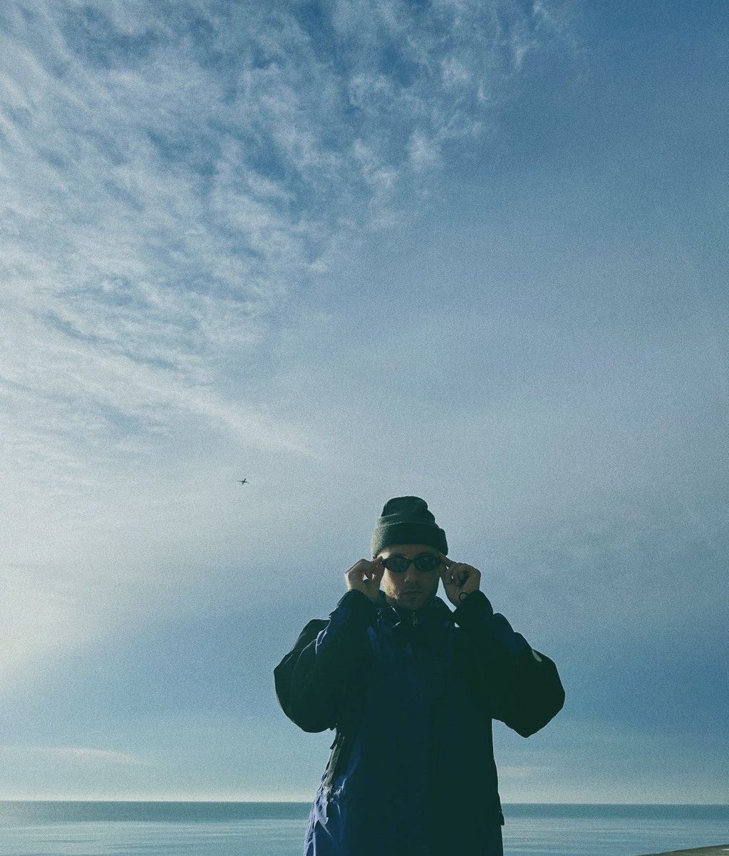 alpinejackson's tweet image. Out now on everything, everywhere

WHYuWAITUP
Beats by @TheInRemissShow 
Art @fxerxes_