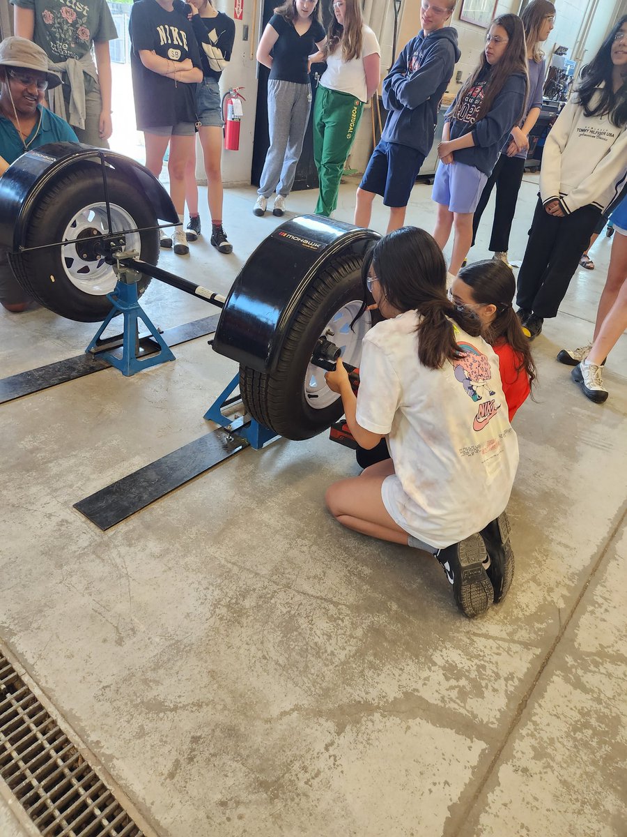 OYAPHWCDSB1's tweet image. Inspiring Young Minds program culminating @MohawkCollege  engaged grades 7 &amp;amp; 8 students in an exciting day of hands-on activities #Automotive #Millwright #Carpenter #oyap #oyaphwcdsb @stthces @remuces @stbeces @HWCDSB @HWCDSBmyPath @t_zupancic @DeanDiFrancesco @OyapPajo