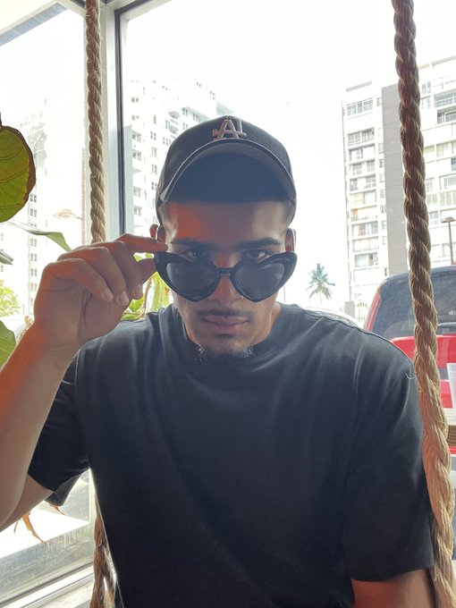 Love me not https://t.co/yIJHPyKRti