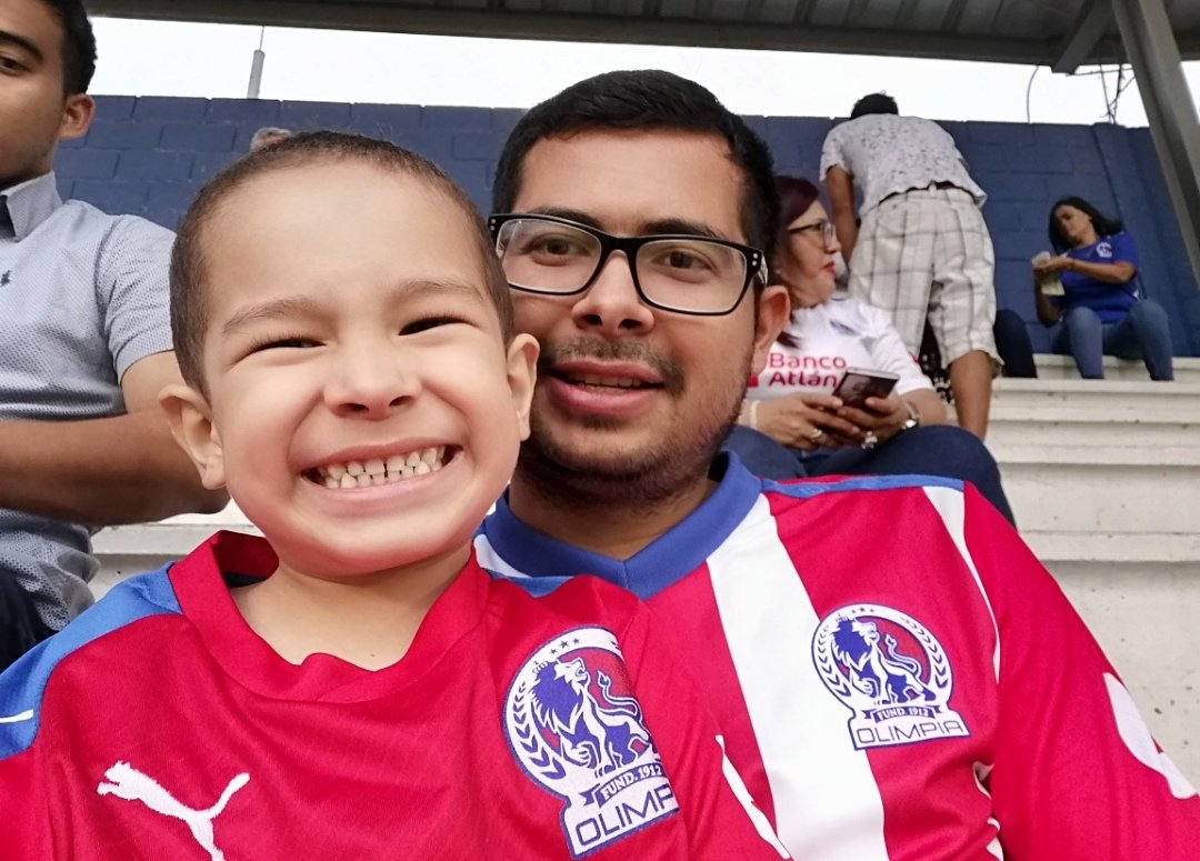 josueranger's tweet photo. @CDOlimpia @bancatlan #VolvemosACasa https://t.co/EIlb0kyS1g