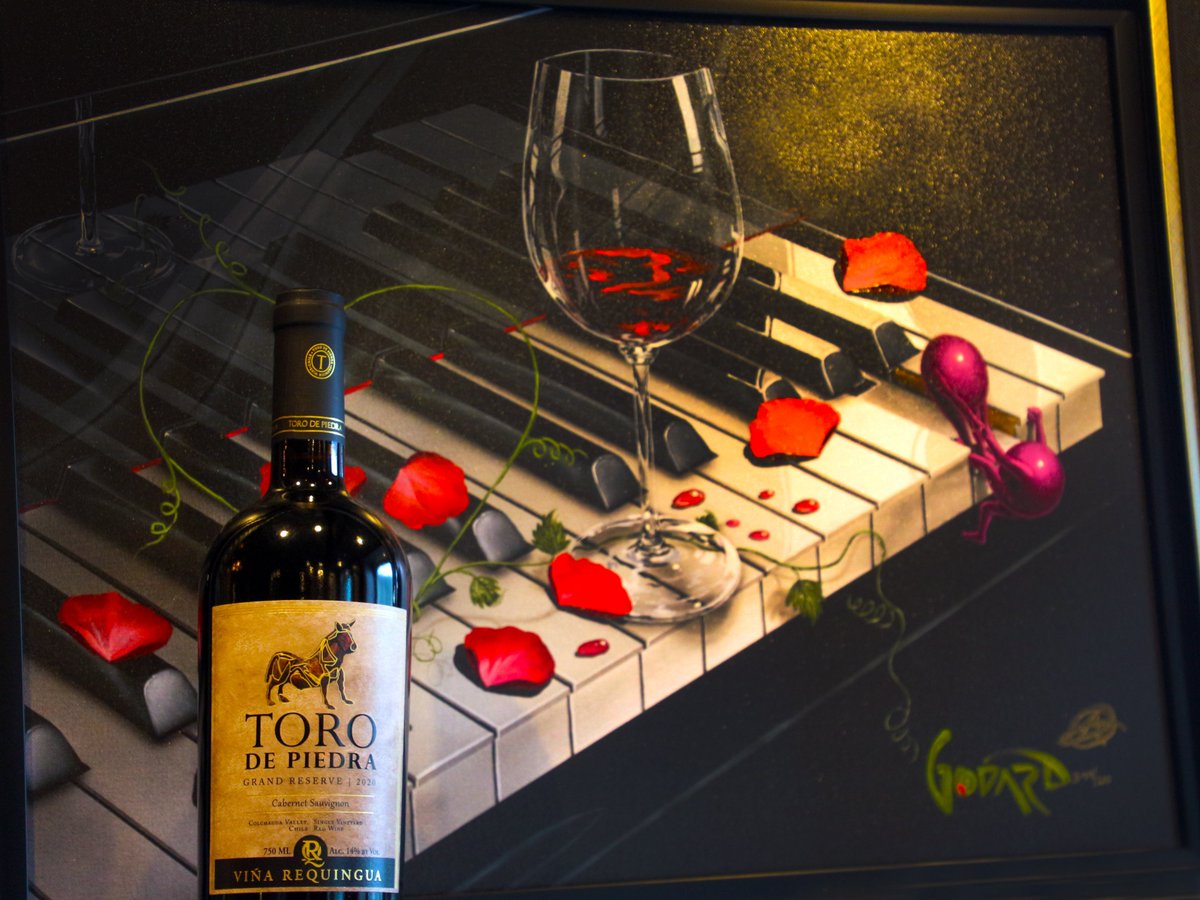 In honor of National Wine Day, we put together some of our favorite wine and art photos taken during a recent cruise on the Holland America Cruise Lines' venerable MS Noordam. 
getthepicturetravel.com/wine-art-aboar…

 @halcruiseline #hollandamerica <a href="/nationalwineday/">NWD</a> #nationalwineday2023