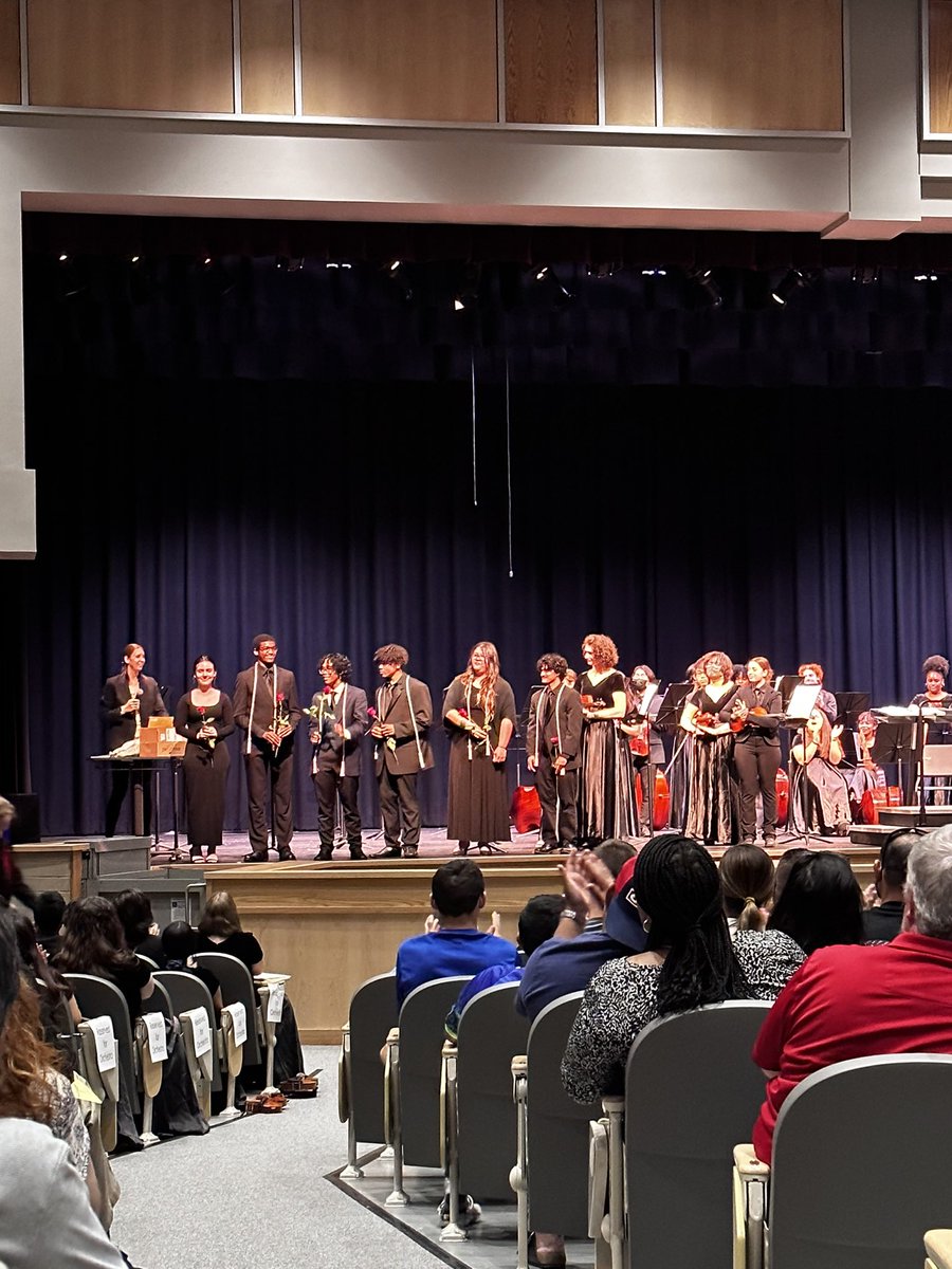 🎻 Myths and Legends Concert tonight at @GainesvilleHS with the @Orchestra_GVHS!! Combined orchestras, small ensembles with student conductors, a bass section concerto, student speakers, and some special seniors ❤️ Wow!! Bravo Gainesville HS Orchestra and Mrs. Malechek! #pwcsarts