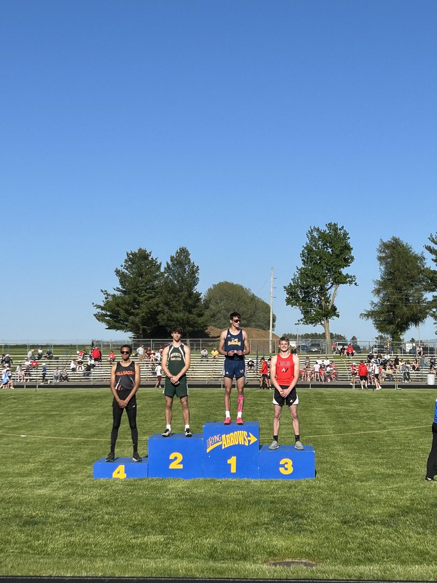 WS_Hornets's tweet image. Congratulations to Lucius Cooley &amp;amp; Seth Bunders on advancing to the WIAA State Track Meet! 

Lucius Cooley 
🥈 110m Hurdles 
🥈 300m Hurdles 
🥈 High Jump 

Seth Bunders
🥇 400m Dash
New School Record Time of 49.00 seconds! 

Go Hornets!