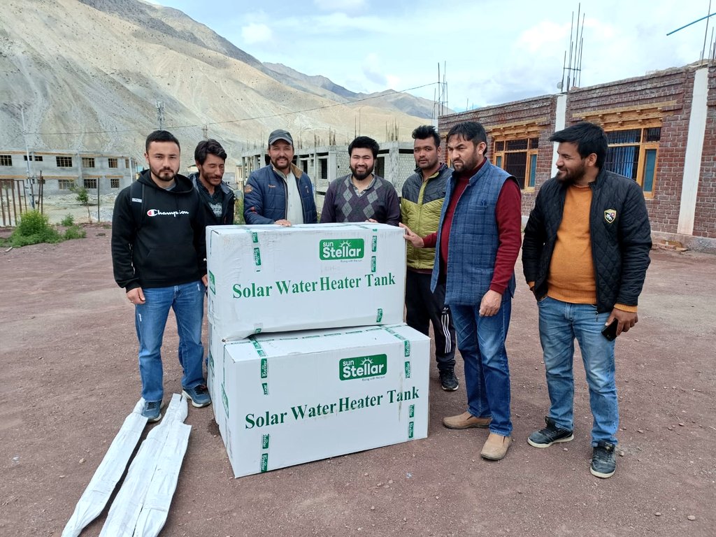 airnewskargil's tweet photo. LAHDC_Kgl Councillor Poyen Haji Mohd Amin started distribution of Solar Water heaters for beneficiaries from Akchamal to Hunderman Brok under Subsidy Components
@prasarbharti @ddnewsladakh @DDNewslive @airnewsalerts @LadakhSecretary @mnreindia @Ravinder_Dangi1 @KargilKreda https://t.co/bkH4ZxsY6a