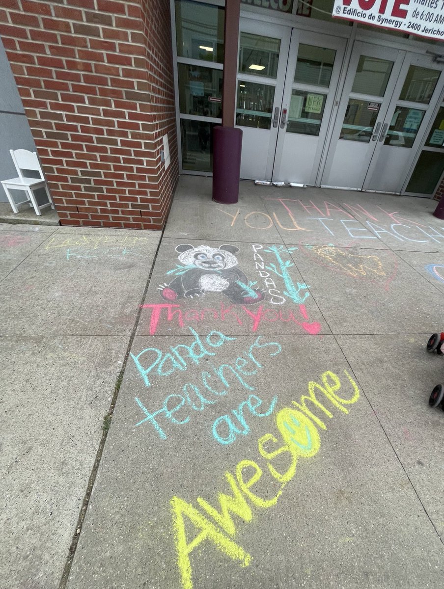 Happy Staff Appreciation Day to our Willis Ave Teachers #MineolaProud #willisavenueschool #harborchildcare #upk <a href="/MineolaUFSD/">Mineola UFSD</a>