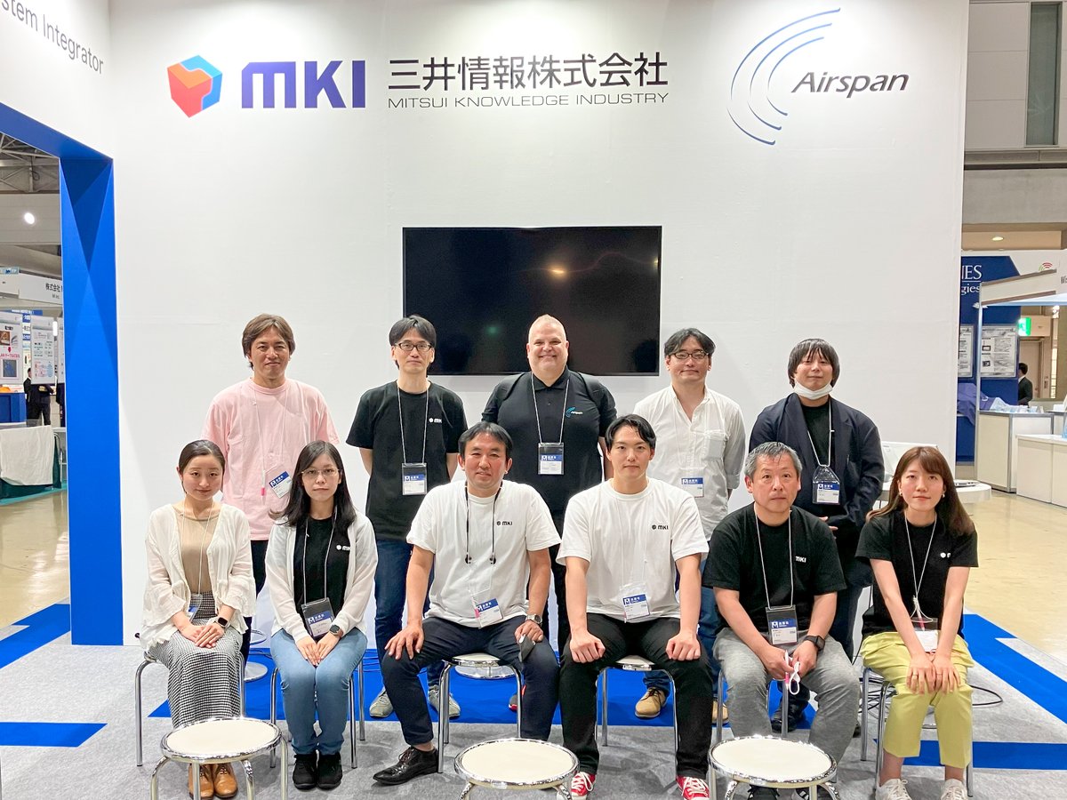 mki_press's tweet photo. #ワイヤレスジャパン 2023 最終日です✨
ローカル5G基地局やコアネットワーク等を展示中
ぜひ【W-17】にお立ち寄りください💁♀️
//
🗣担当者一同でお待ちしてます💪💪💪
\\
#三井情報 #AirSpan #Cisco #Qualcomm https://t.co/jzv72uP4uo