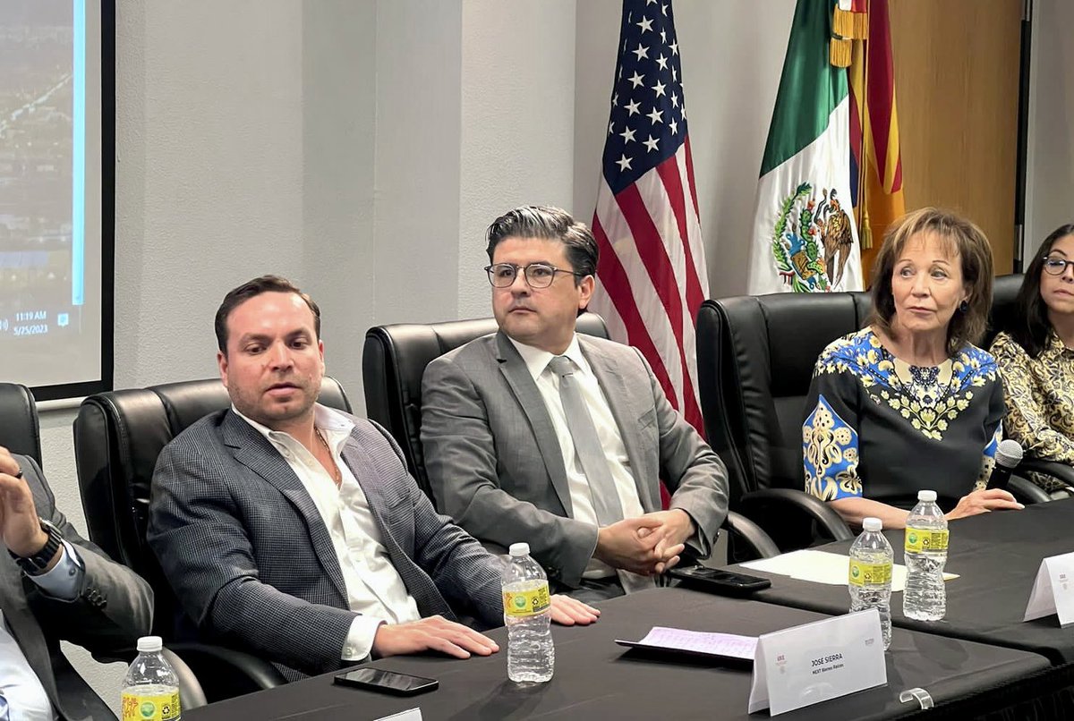 jorgem_yescas's tweet photo. We hosted a press🎙️ conference to promote the Real Estate Summit Across Borders 2023, a well-rounded event that includes conferences and panel discussions.

Real estate professionals play a key role in the development of infrastructure for 🇲🇽 and AZ.

Do not miss this event on June 9th in Downtown Phoenix.

To learn more ℹ️: https://t.co/tcWvmQLAVU

Special kudos to the members of the panel during the press conference:
✔️@pullosierra
✔️Sharon Harper
✔️@camposcorner
✔️@Maryrabagoaz
✔️Juan Poom Moreno
✔️@Xime_Sotres